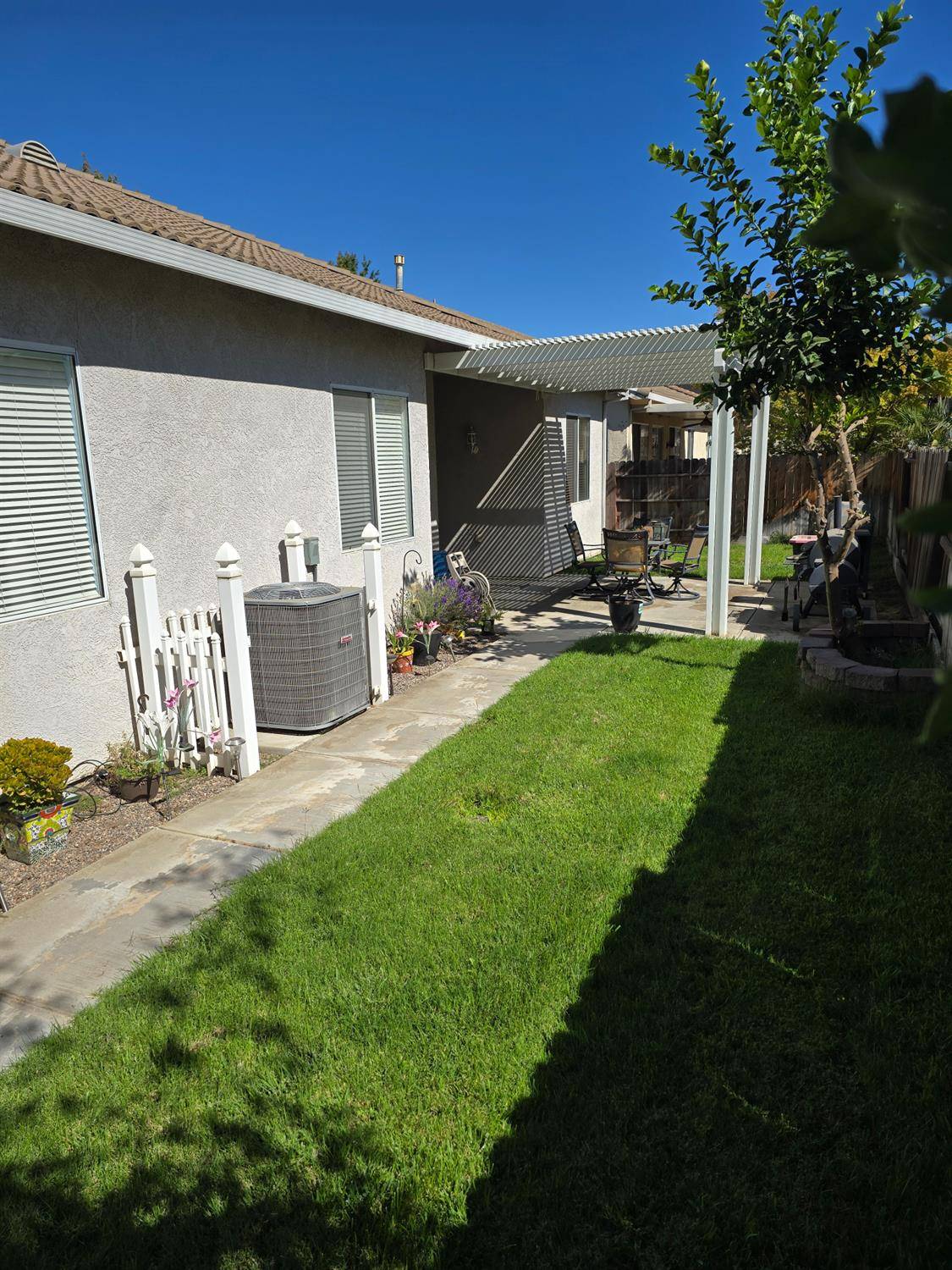 Modesto, CA 95356,4020 Moss Rock CT