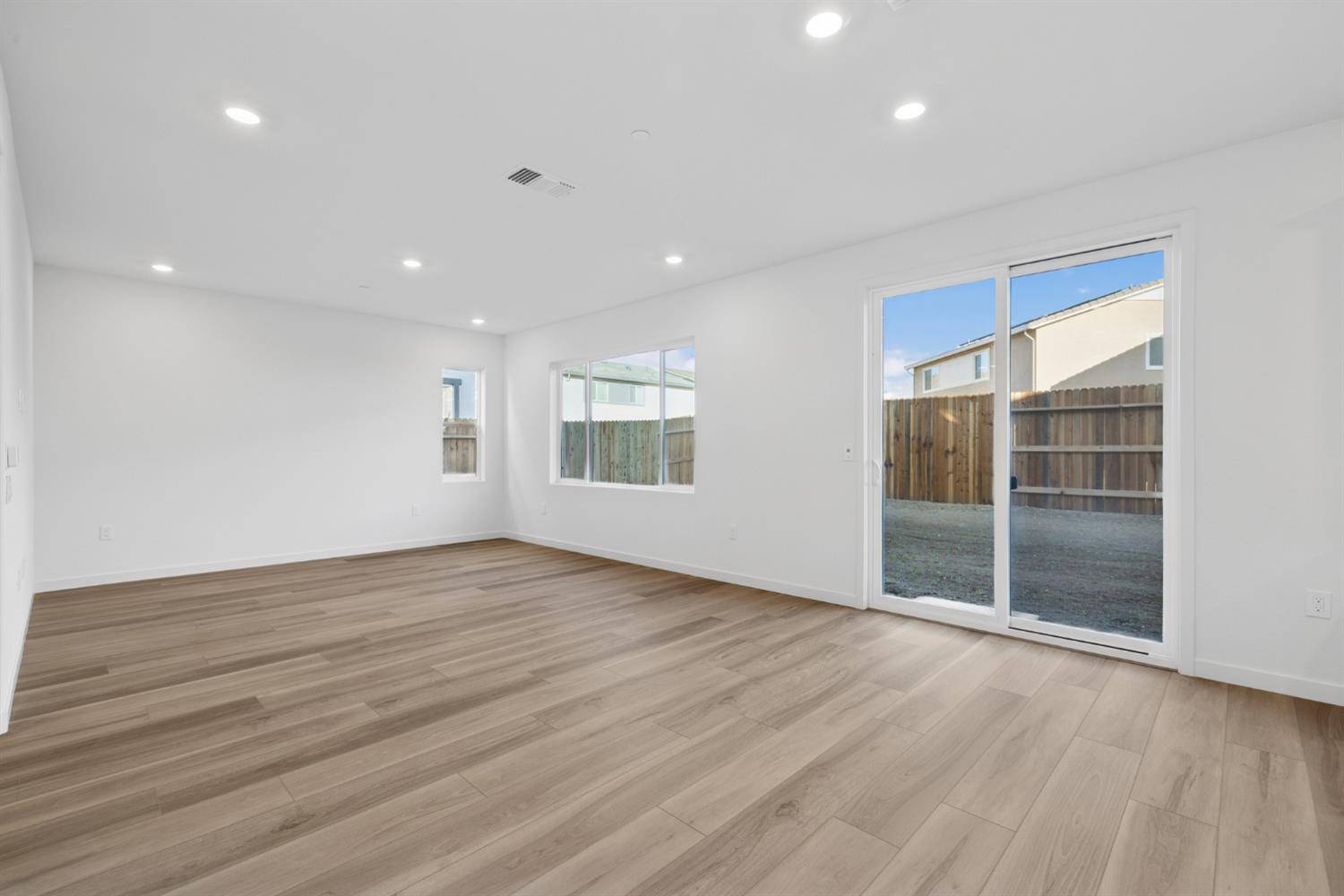 Roseville, CA 95747,2561 Constellation