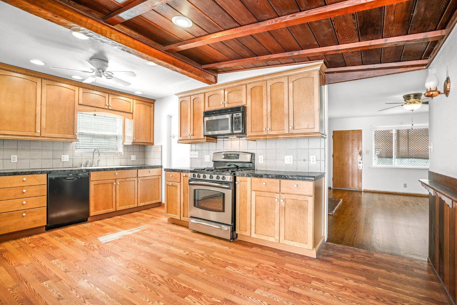 Sacramento, CA 95820,4831 Quonset DR