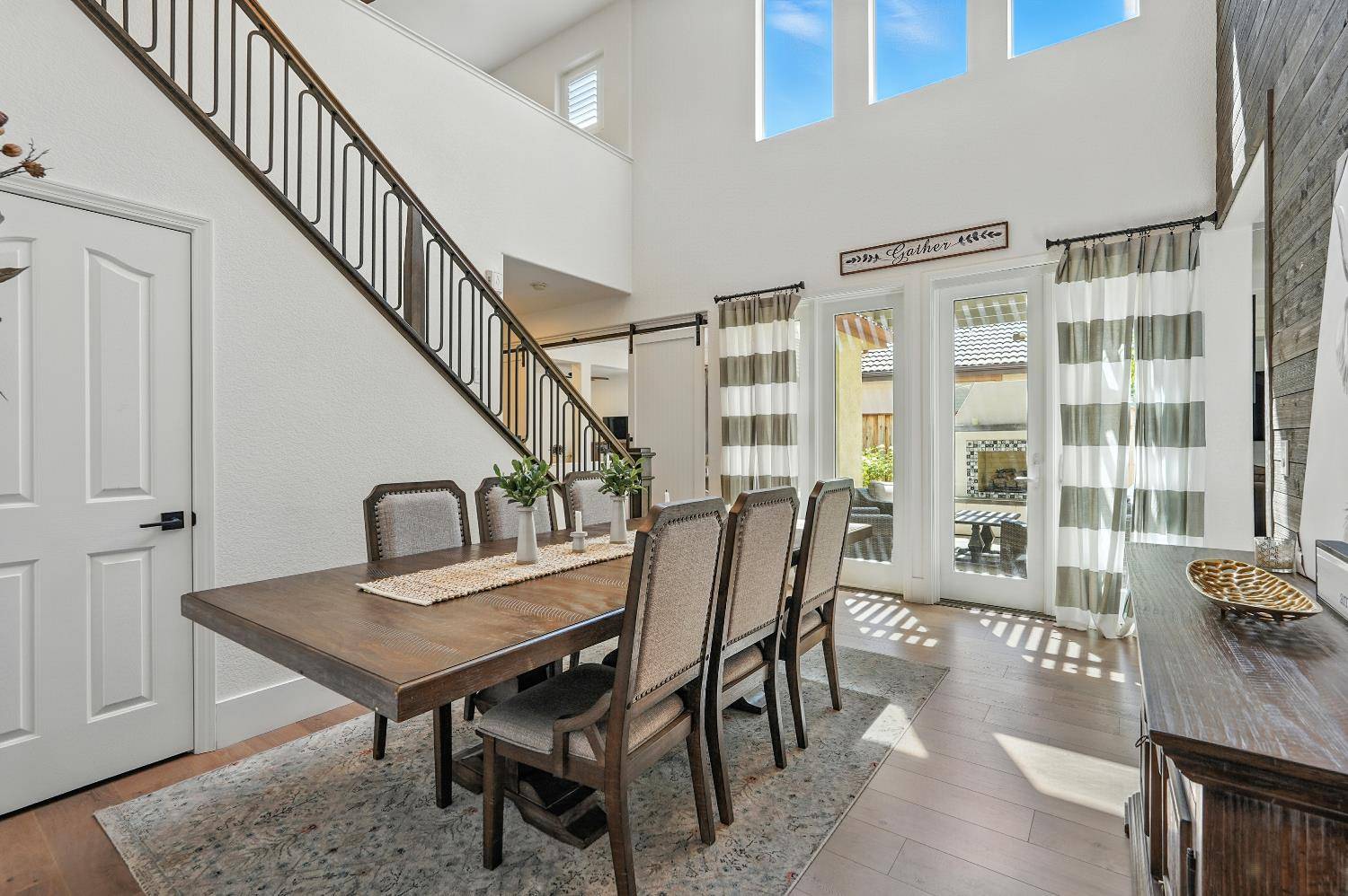 Folsom, CA 95630,1082 Smith WAY