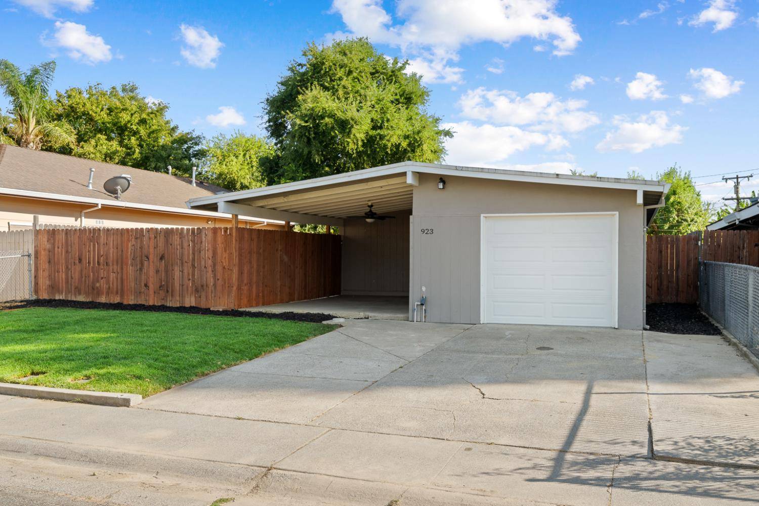 West Sacramento, CA 95605,923 Cummins WAY