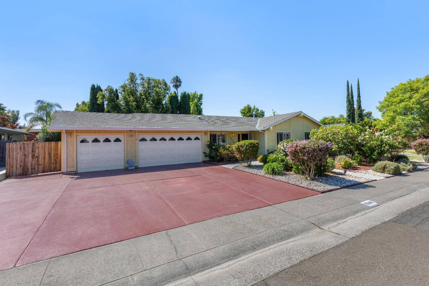 Citrus Heights, CA 95621,6940 Burnham DR