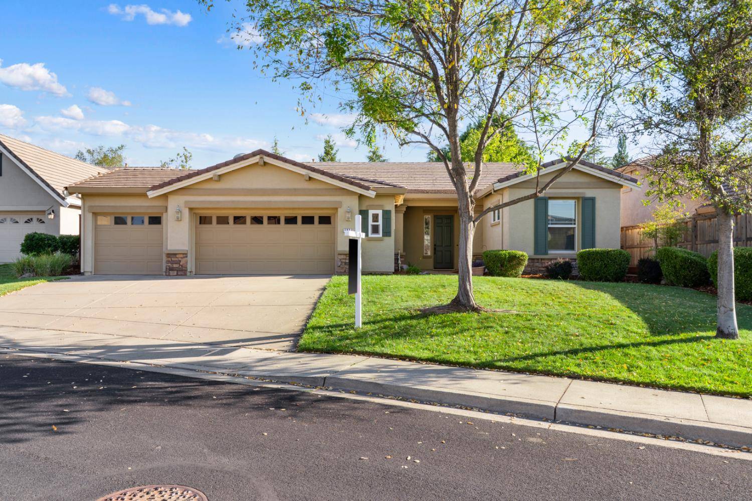 Auburn, CA 95603,592 Sawka DR