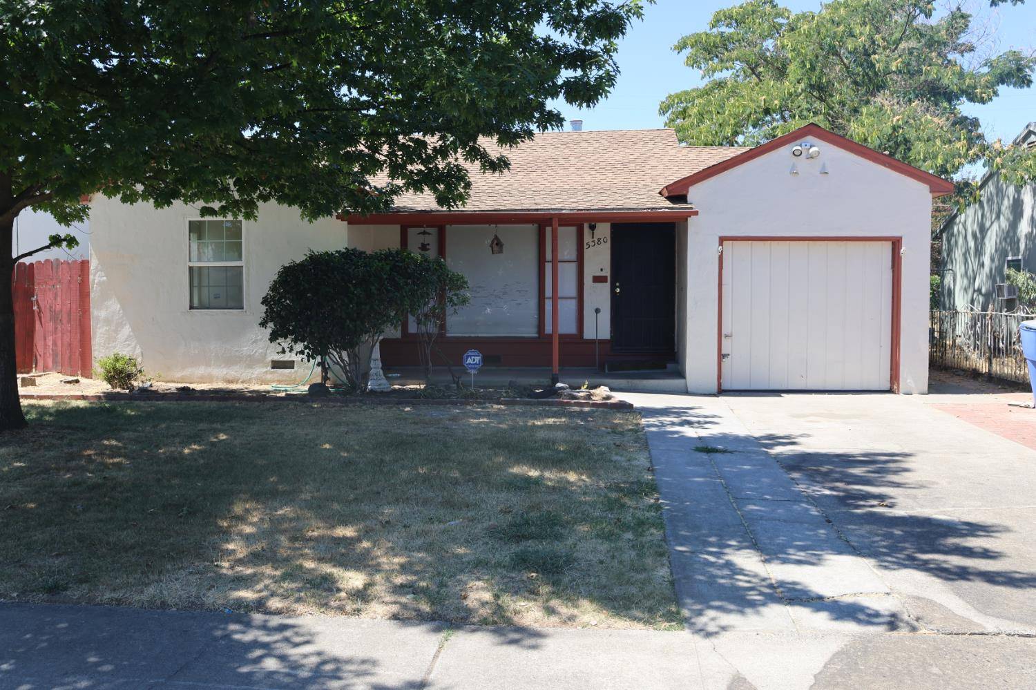 Sacramento, CA 95820,5380 49th ST
