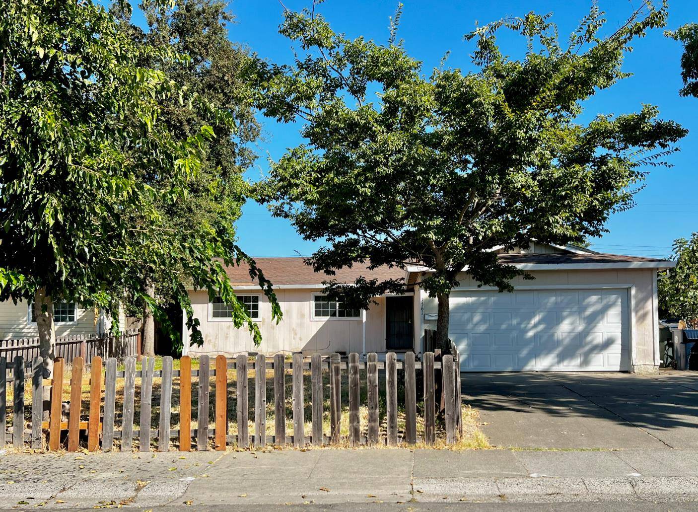 Sacramento, CA 95832,1561 Belt WAY