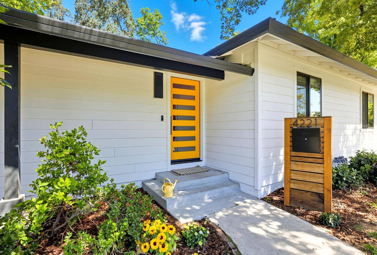 Sacramento, CA 95864,4221 East LN
