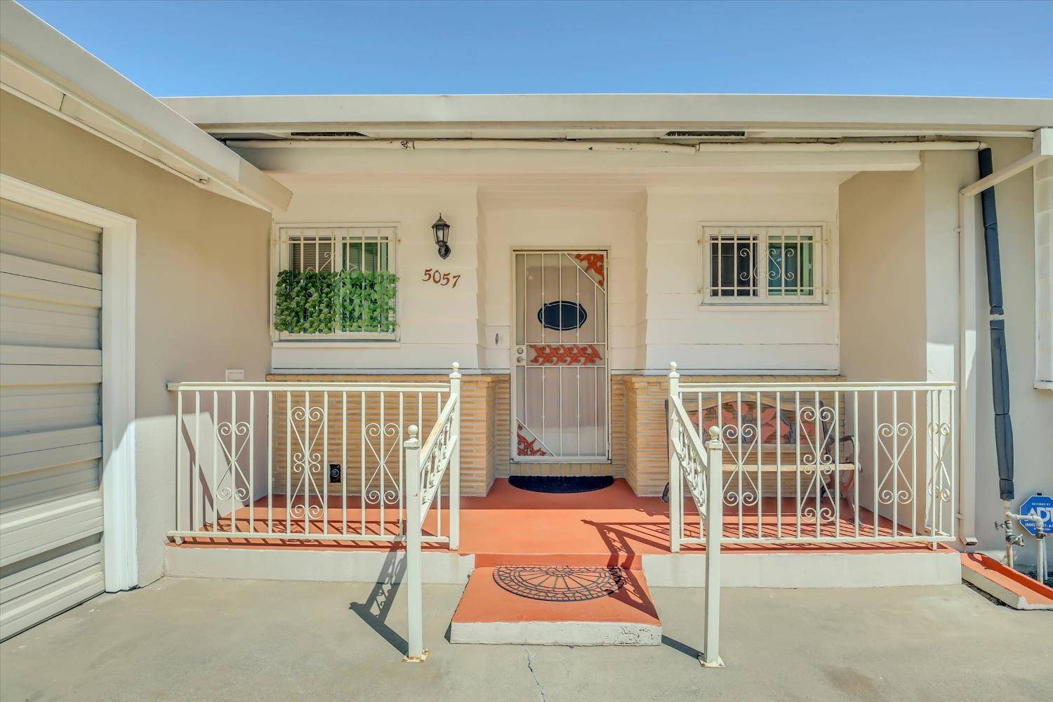 Sacramento, CA 95820,5057 Mcglashan ST