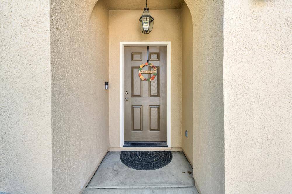 Sacramento, CA 95835,341 Mahonia CIR