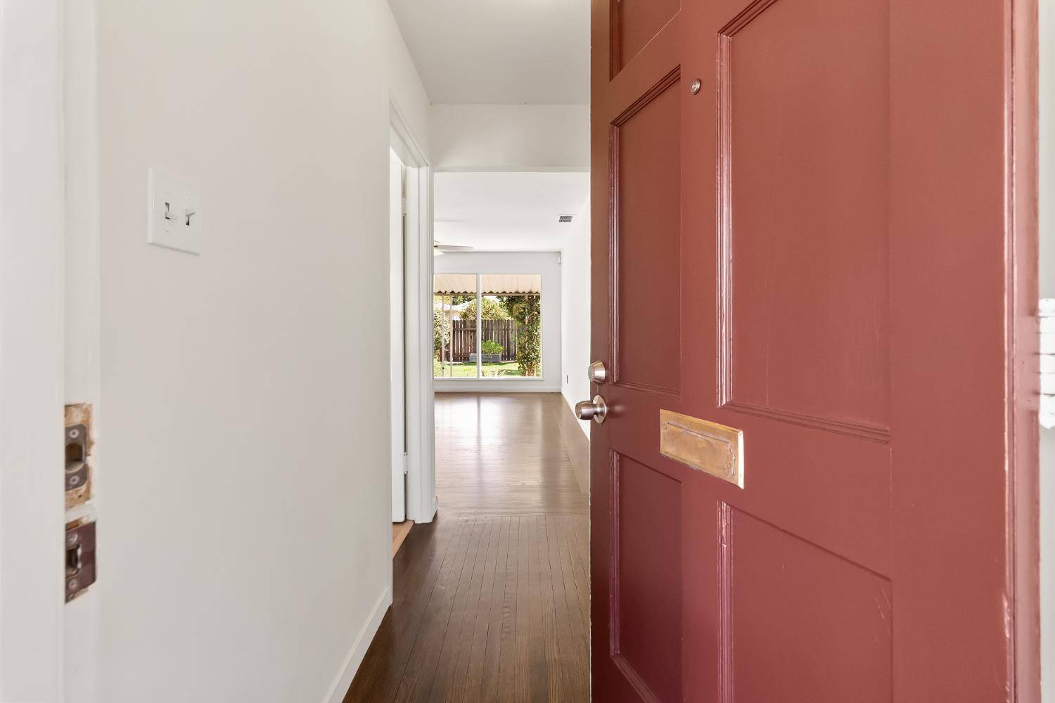 Sacramento, CA 95822,4681 Larson WAY