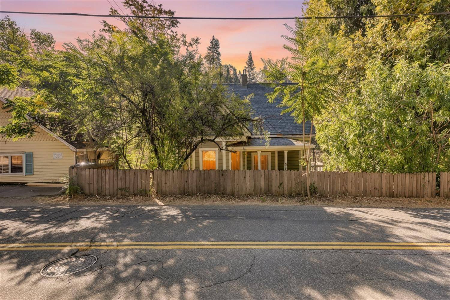 Grass Valley, CA 95945,325 E Main ST