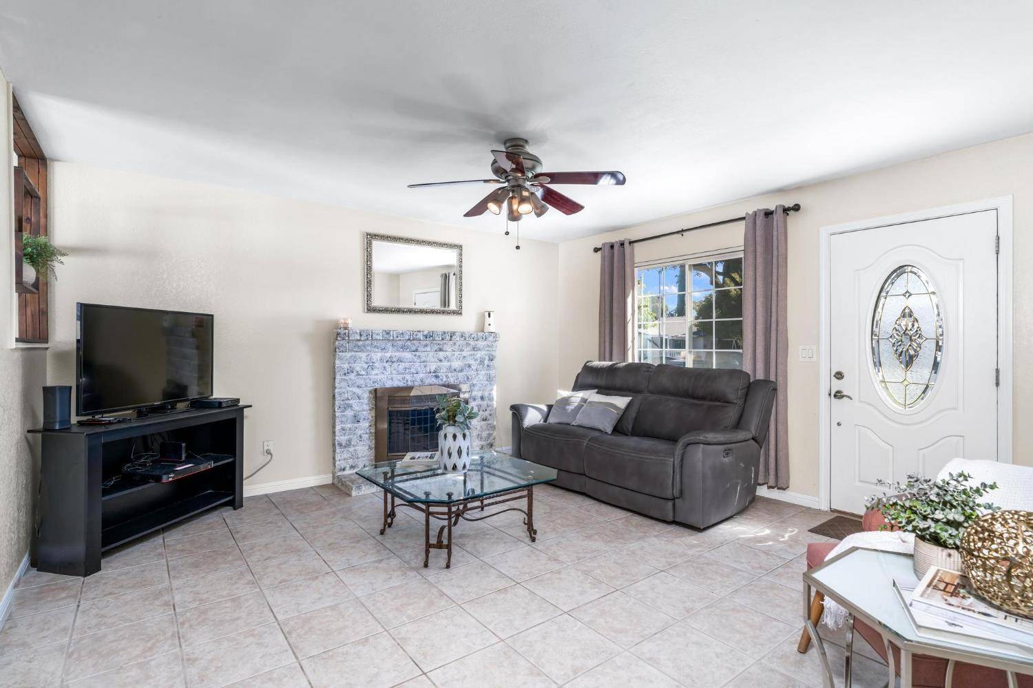 Ripon, CA 95366,731 Dixie LN