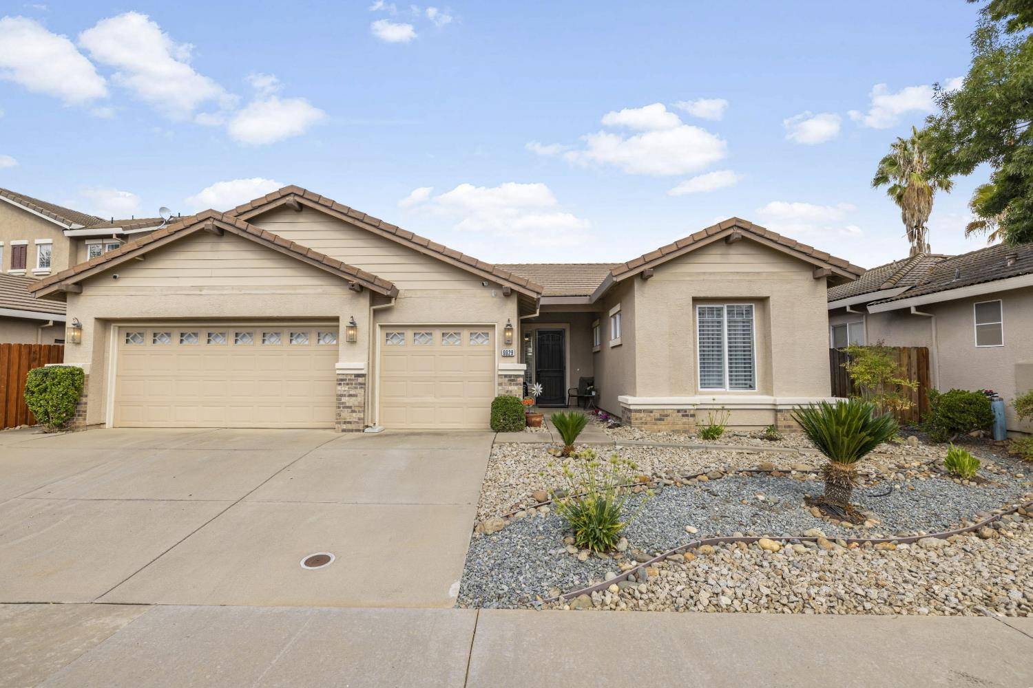 Sacramento, CA 95829,9929 Phoenician WAY