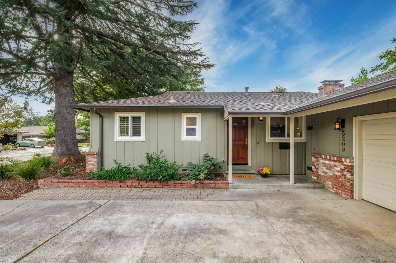 Sacramento, CA 95819,5208 Carrington ST