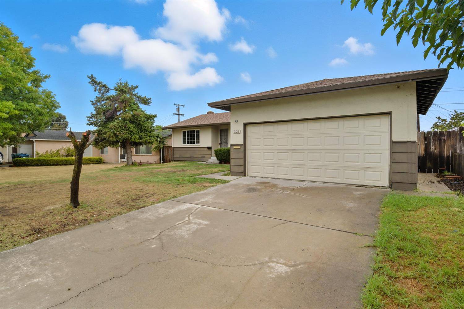 Stockton, CA 95210,327 Arc AVE