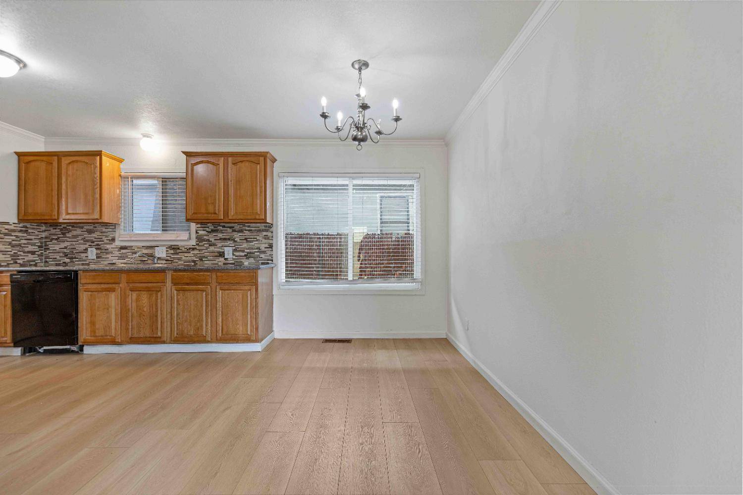 Modesto, CA 95354,117 E Fairmont AVE