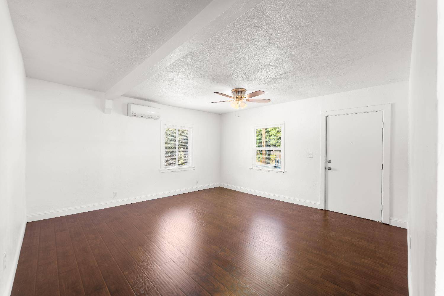 Sacramento, CA 95815,688 Eleanor AVE