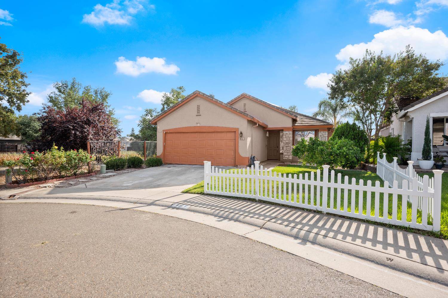 Antelope, CA 95843,8401 Pinyon Pine PL