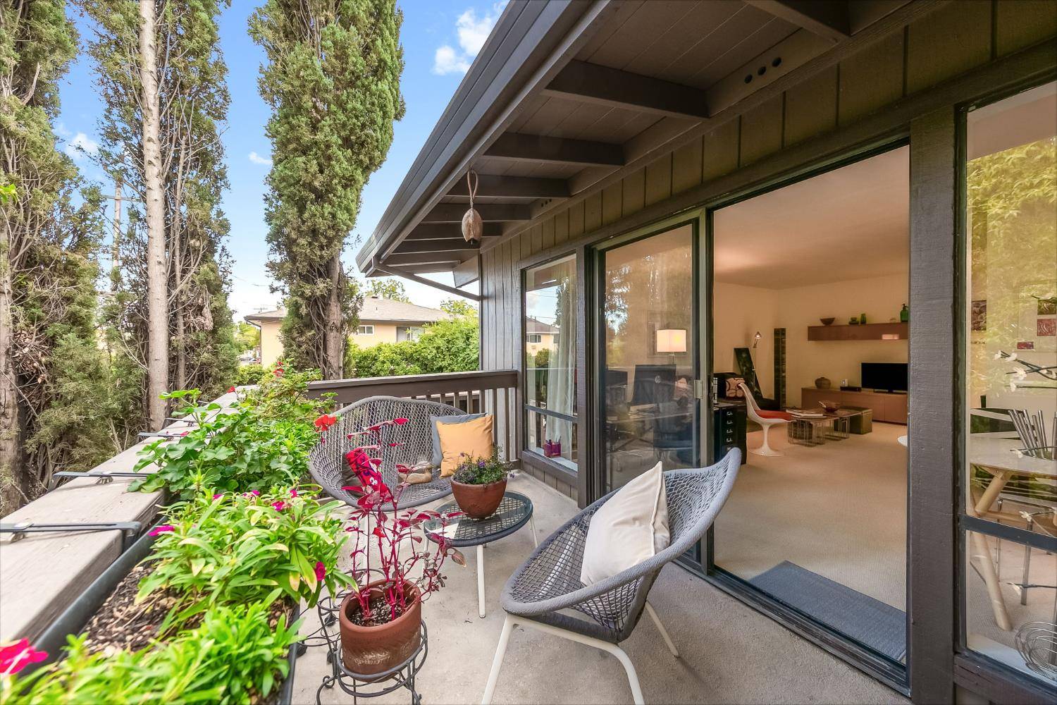 Sacramento, CA 95825,2424 Larkspur LN #216