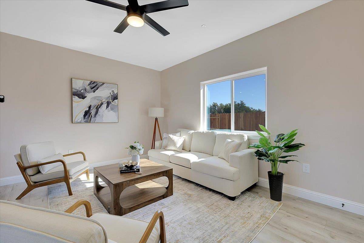 Olivehurst, CA 95961,4771 Arboga RD