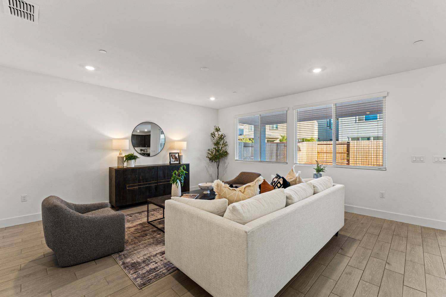 Roseville, CA 95747,5073 Marshmallow DR