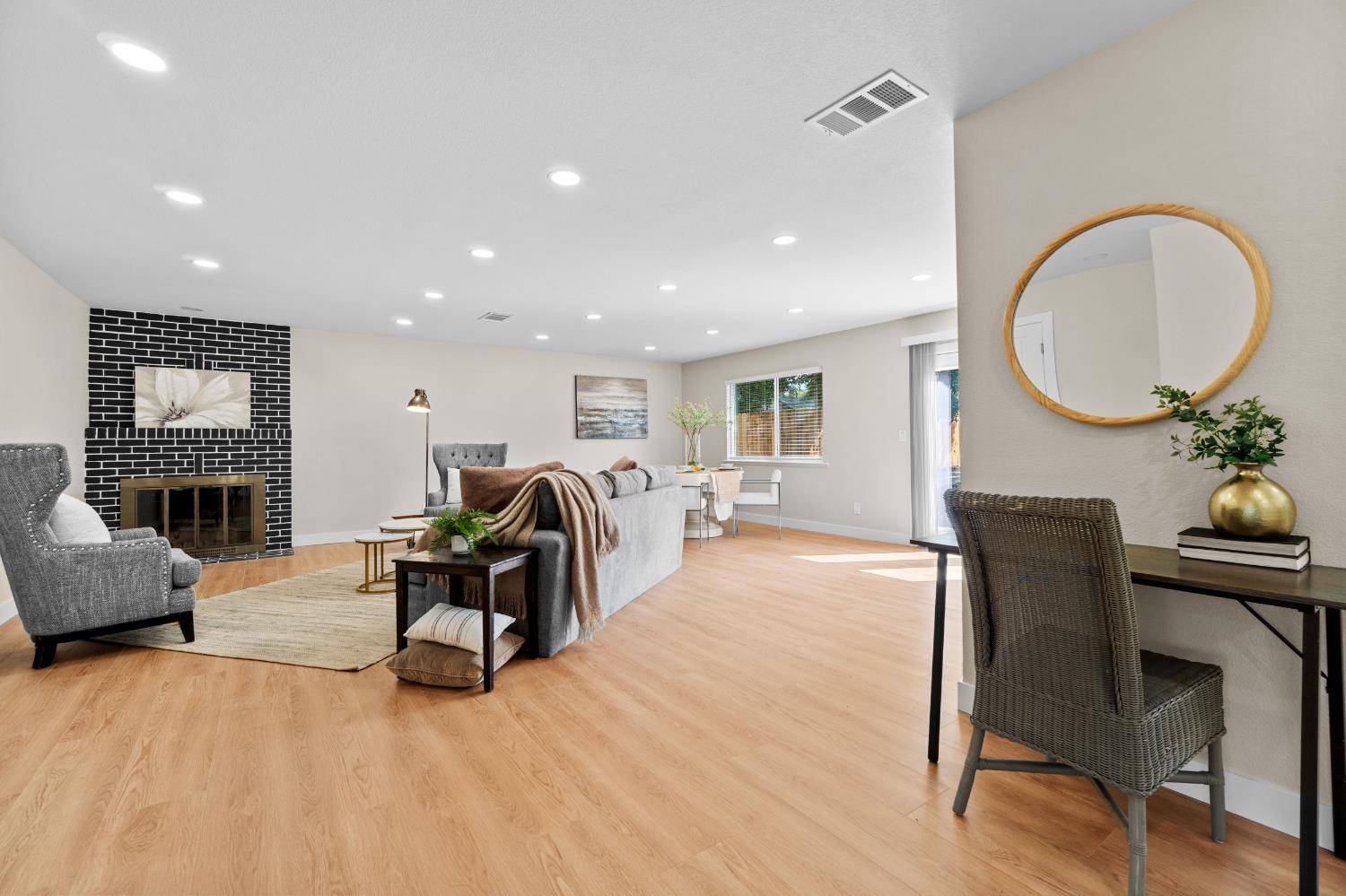 Fair Oaks, CA 95628,8368 Madison AVE