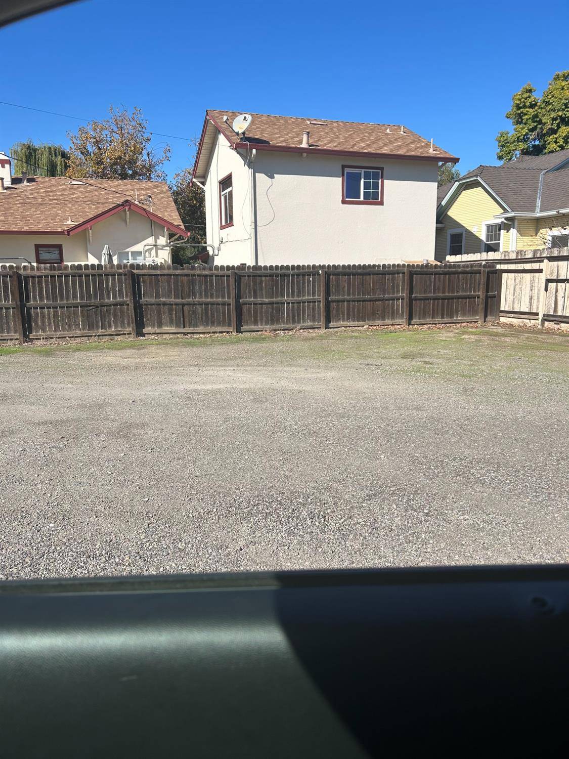 Tracy, CA 95376,37 W 12th ST