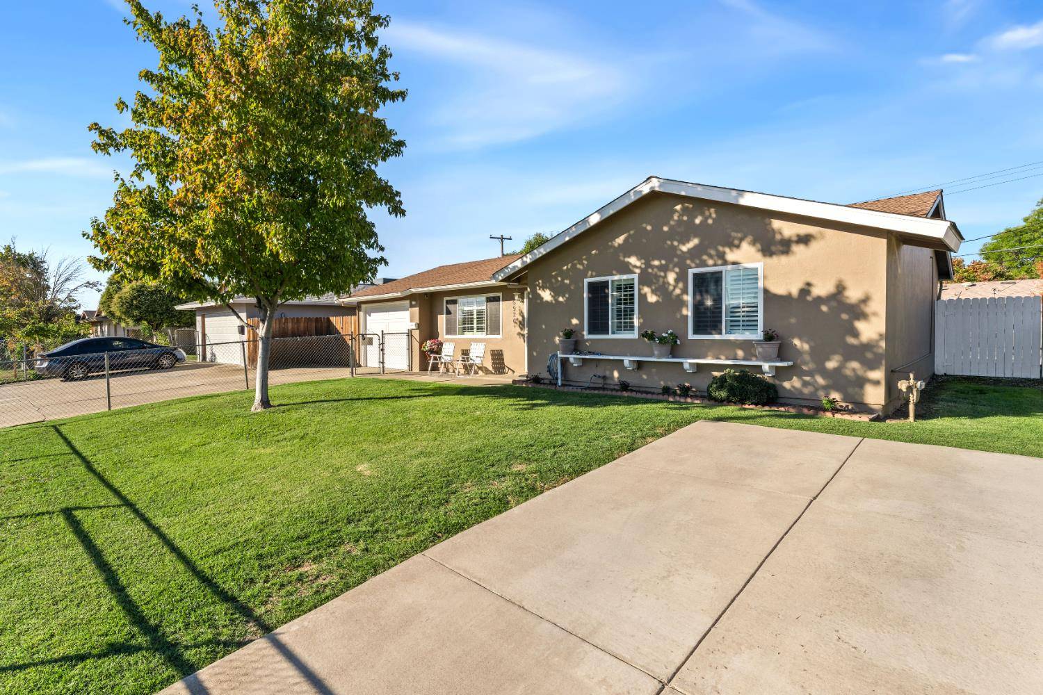 Sacramento, CA 95828,6920 Farmington WAY