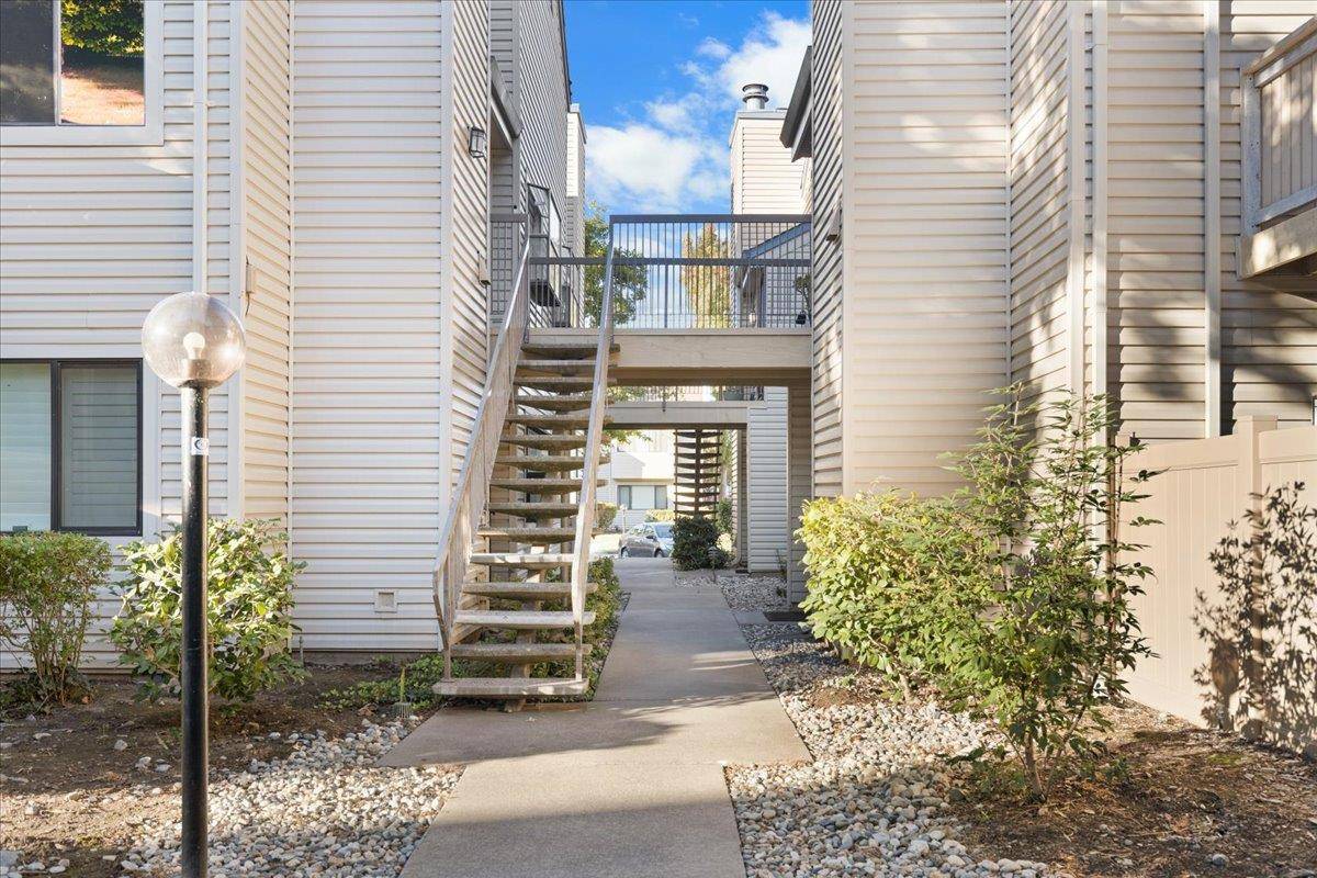 Sacramento, CA 95825,2280 Hurley WAY #32