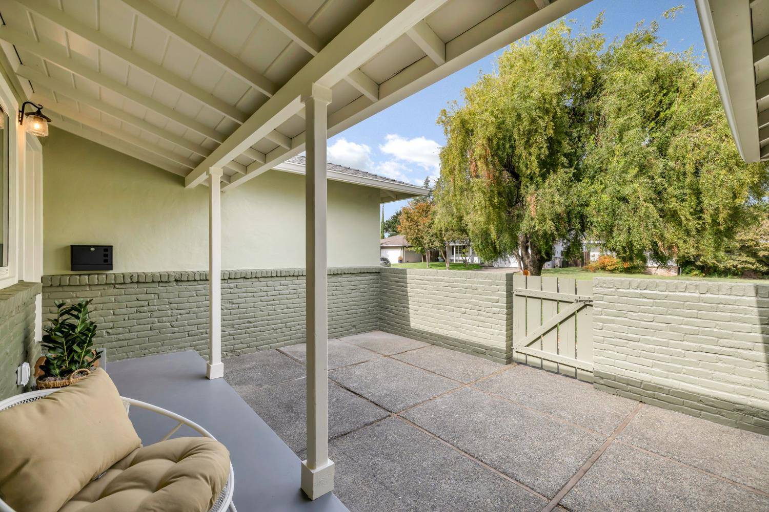 Sacramento, CA 95822,1220 Lucio LN