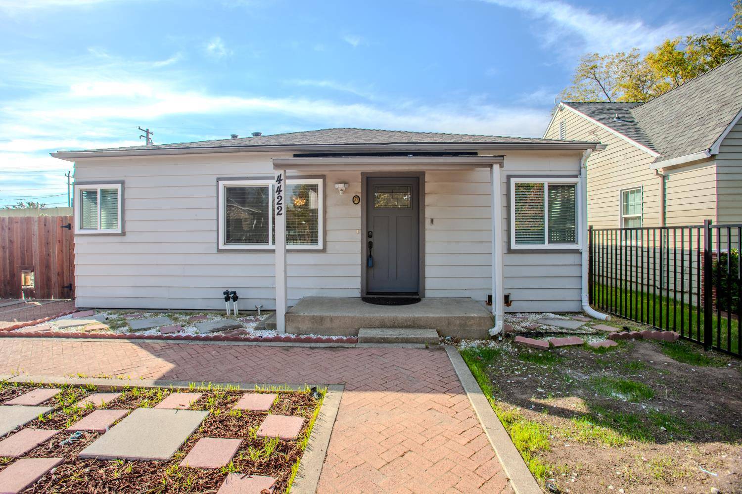 Sacramento, CA 95820,4422 52nd ST