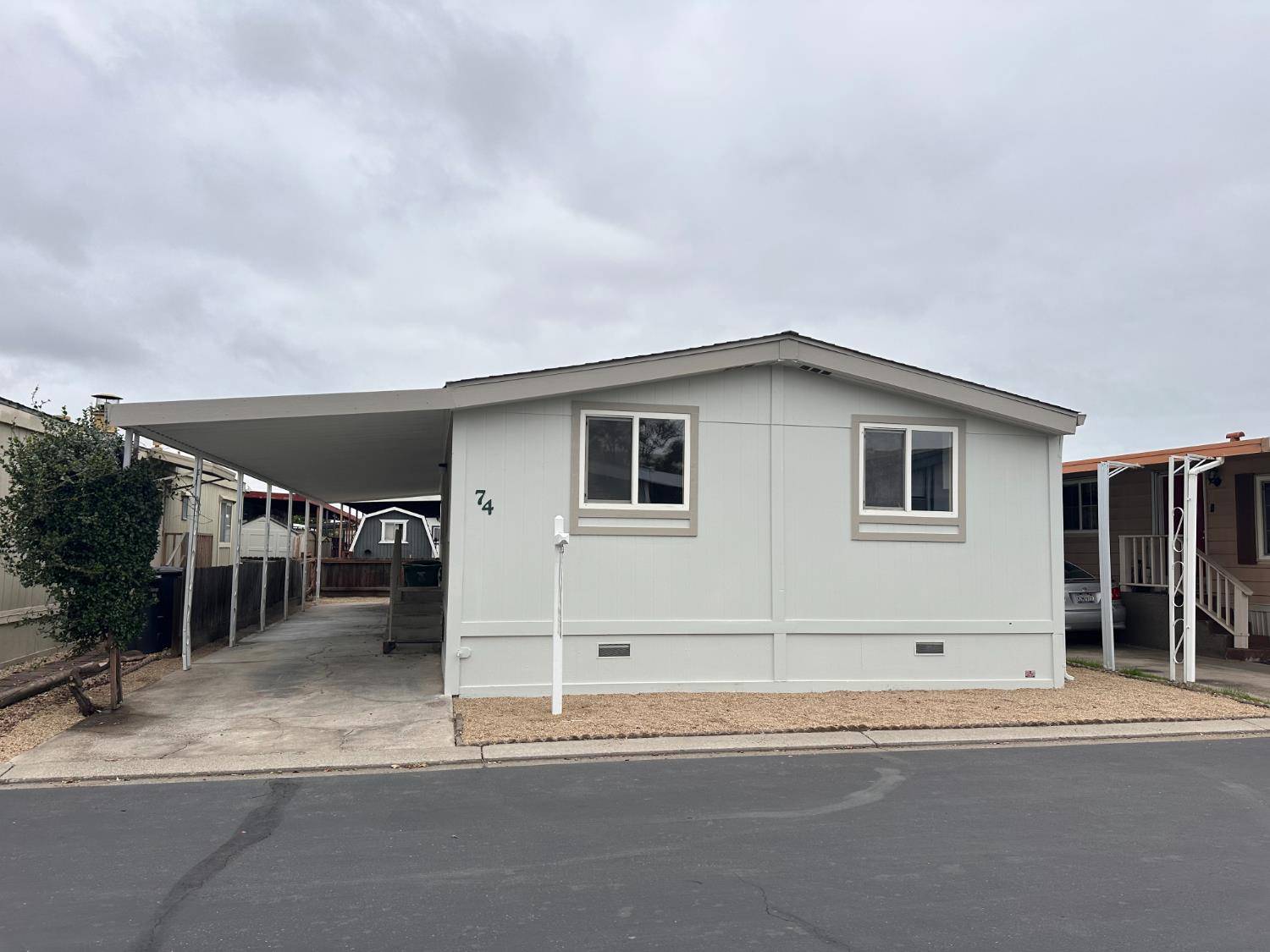 Tracy, CA 95376,812 W Clover RD #74