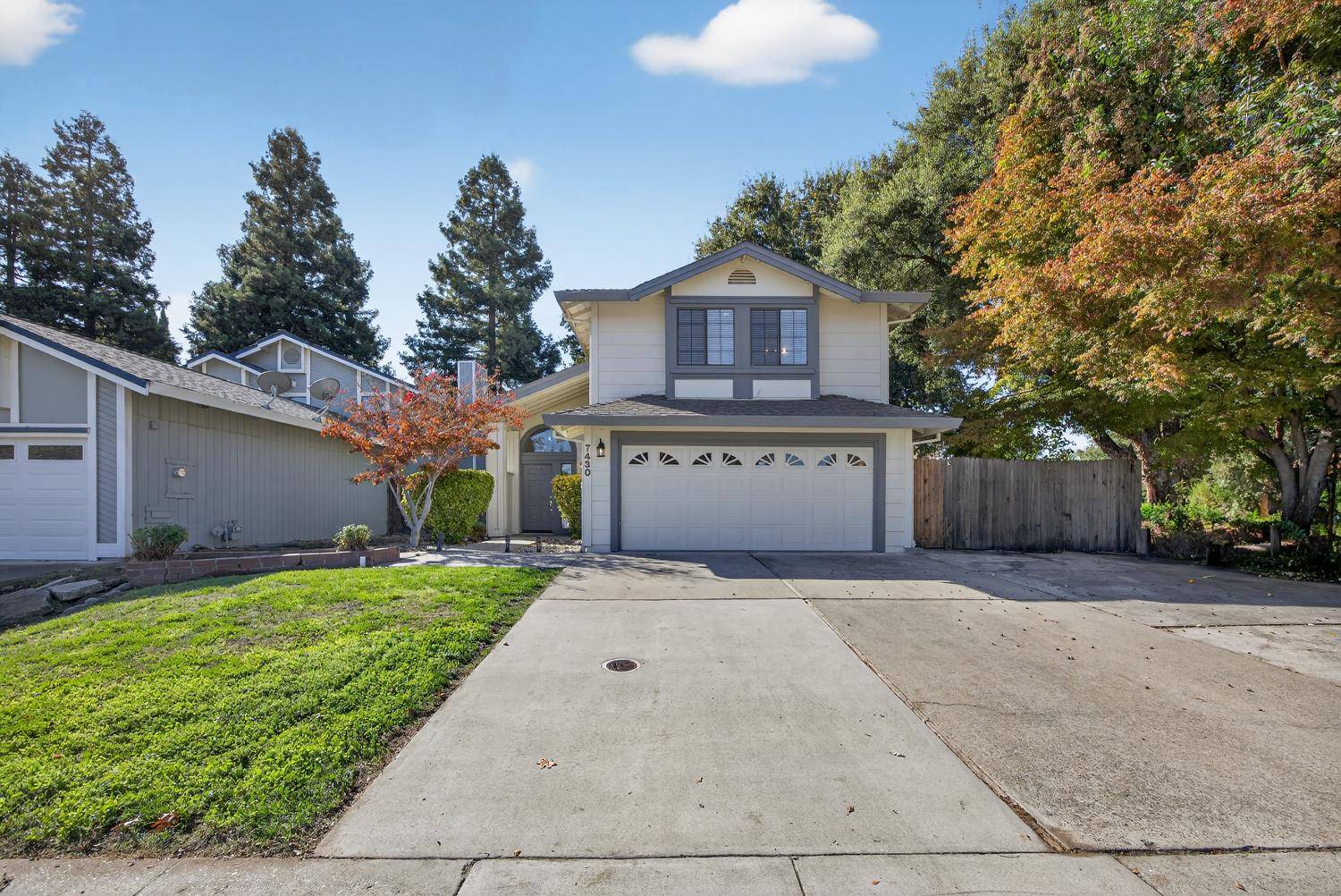 Sacramento, CA 95831,7430 Rush River DR