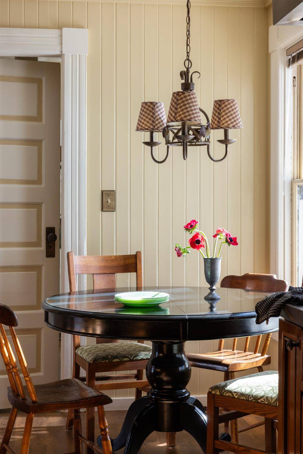 Applegate, CA 95703,790 Pine Knoll RD