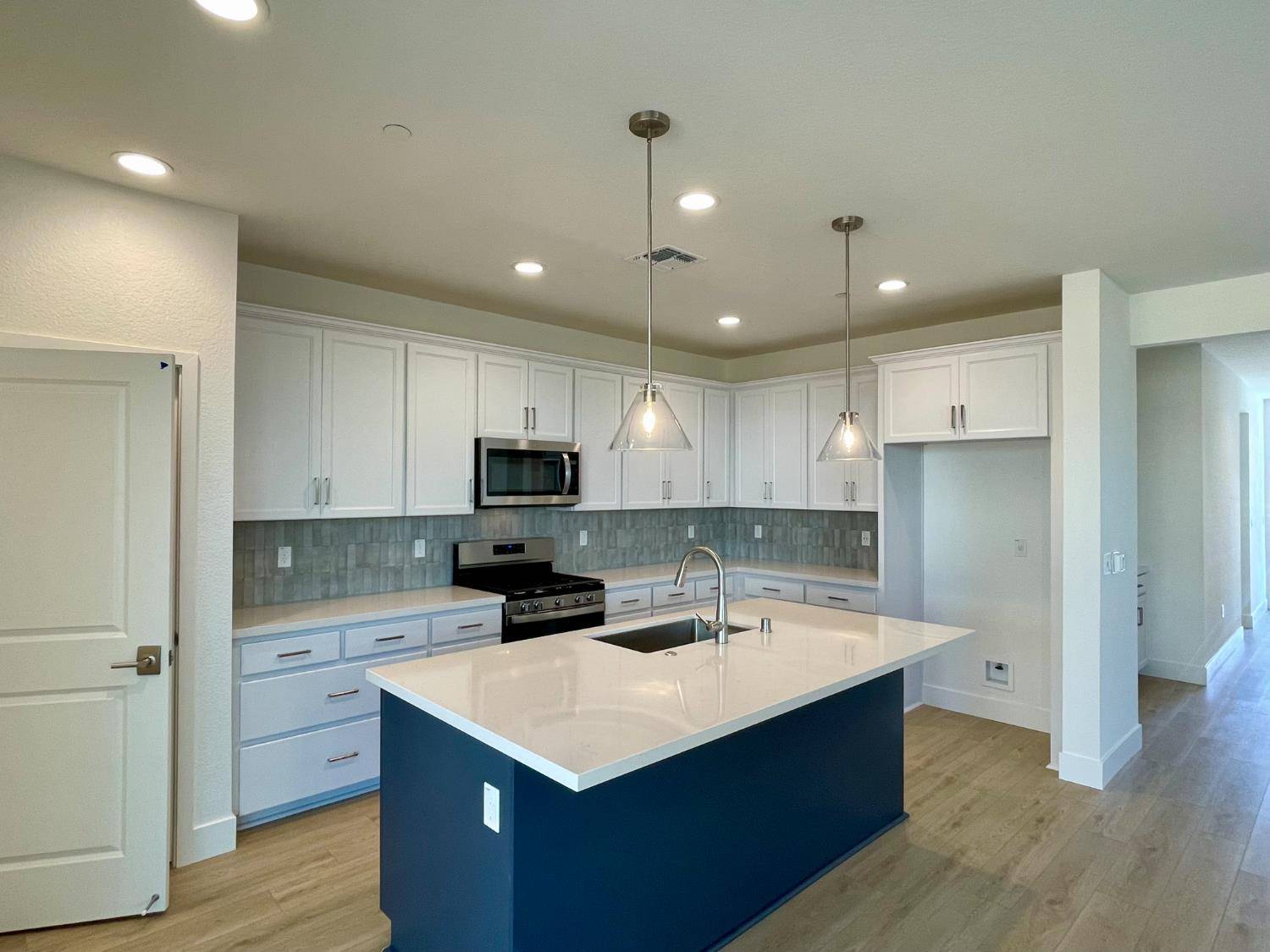 Roseville, CA 95747,916 Brock CT