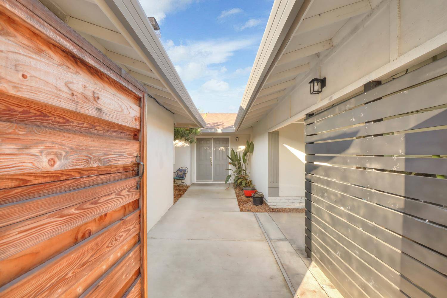 Sacramento, CA 95826,9147 La Riviera DR