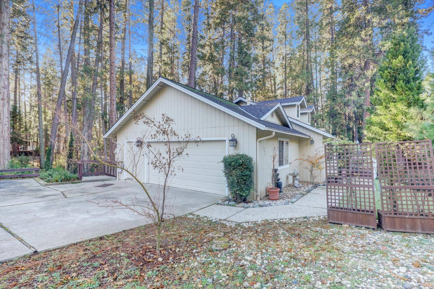 Nevada City, CA 95959,364 Gracie RD