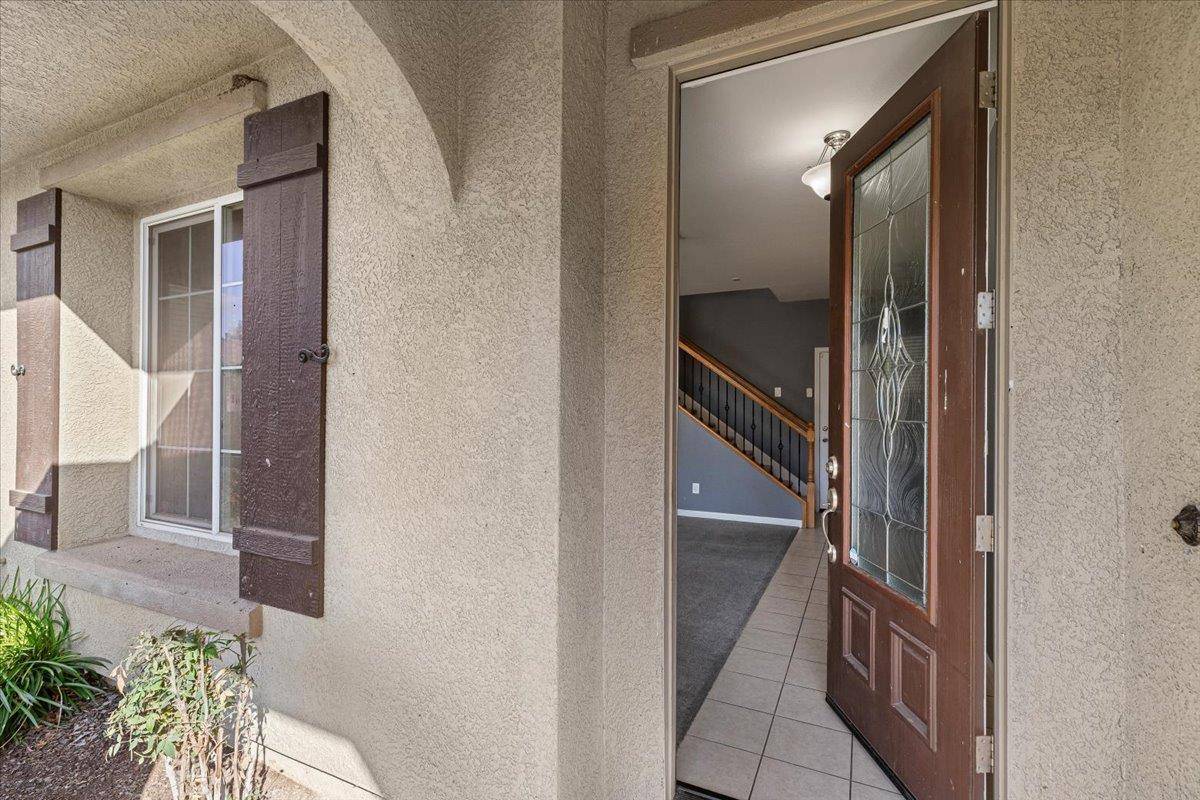 Oakdale, CA 95361,311 Carriage LN