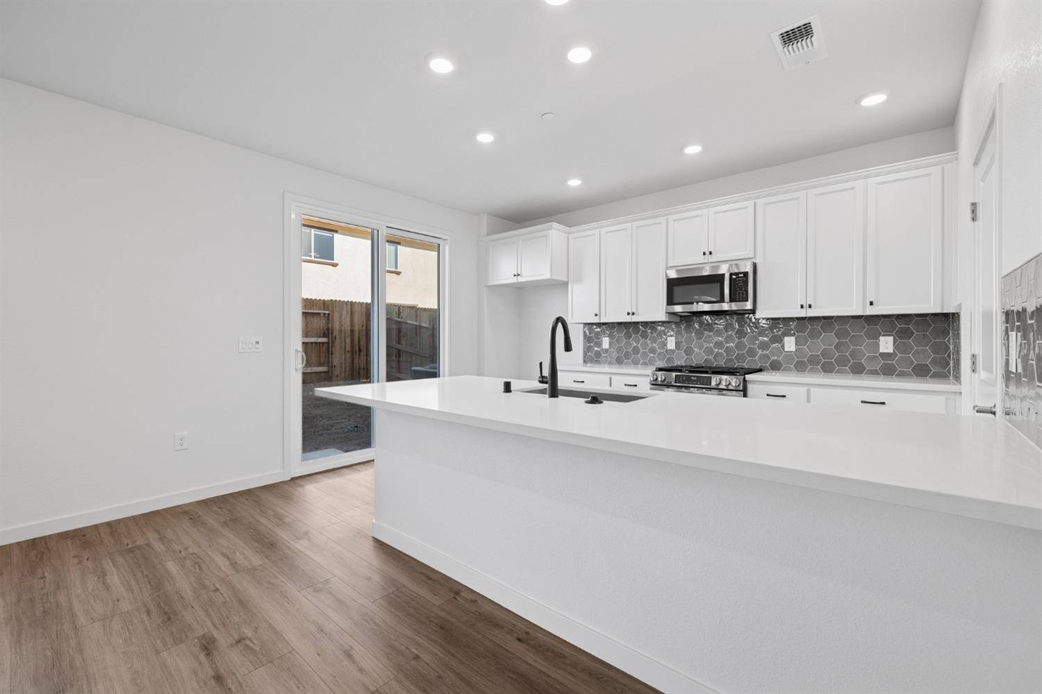 Roseville, CA 95747,2569 Constellation