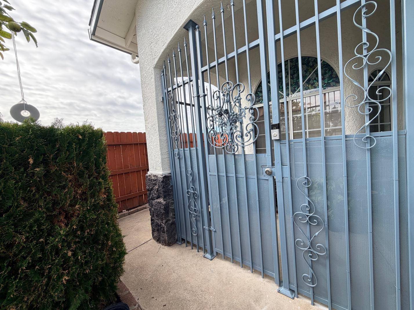 Sacramento, CA 95822,6346 25th ST