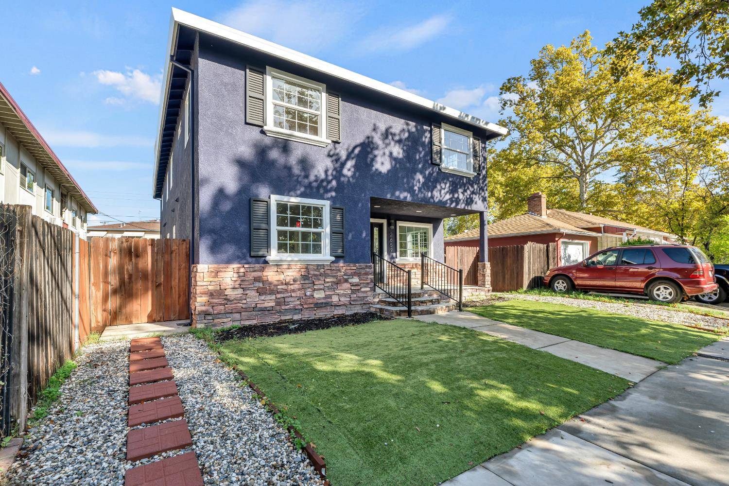 Sacramento, CA 95818,2657 2nd AVE