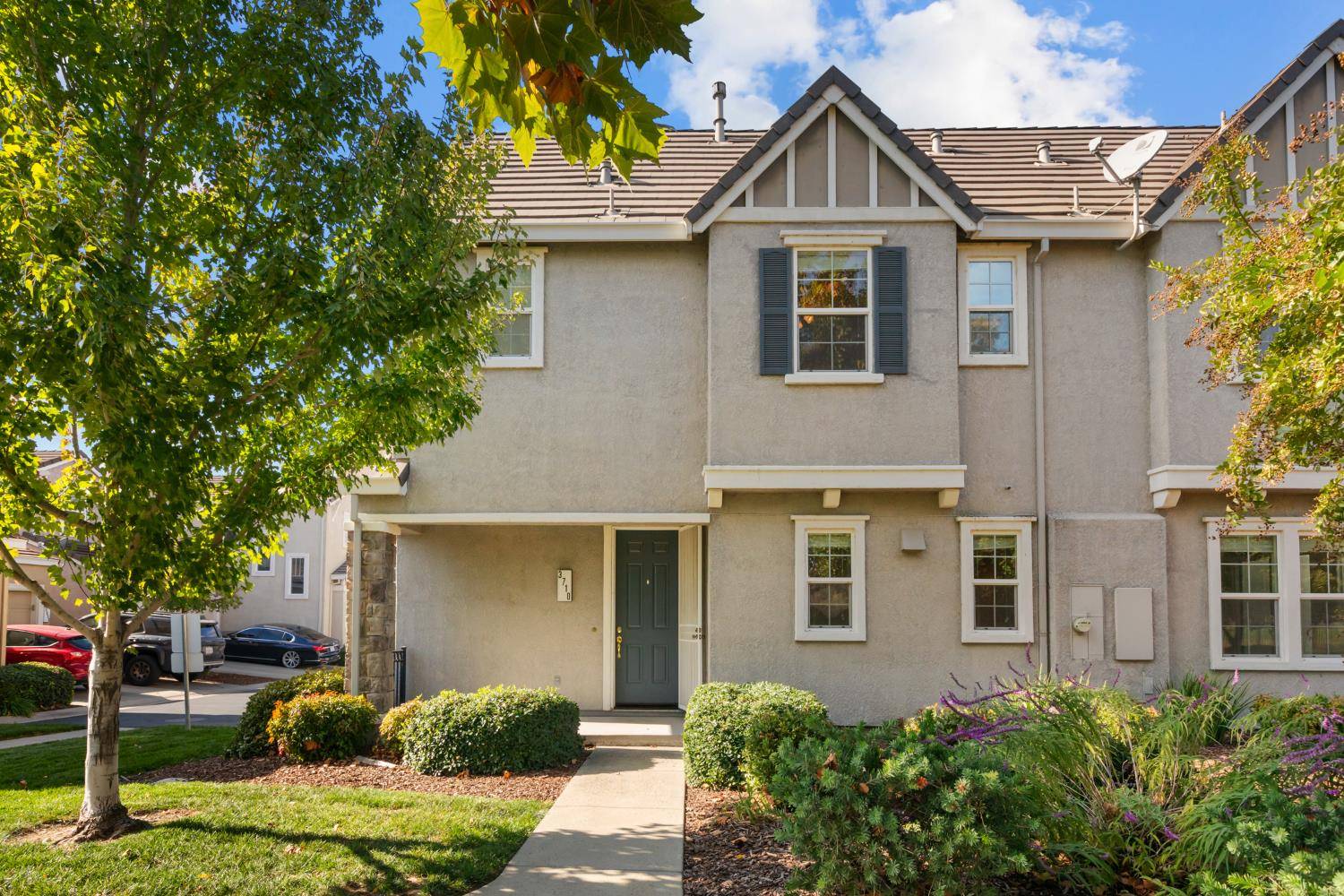 Sacramento, CA 95833,3710 Tice Creek WAY