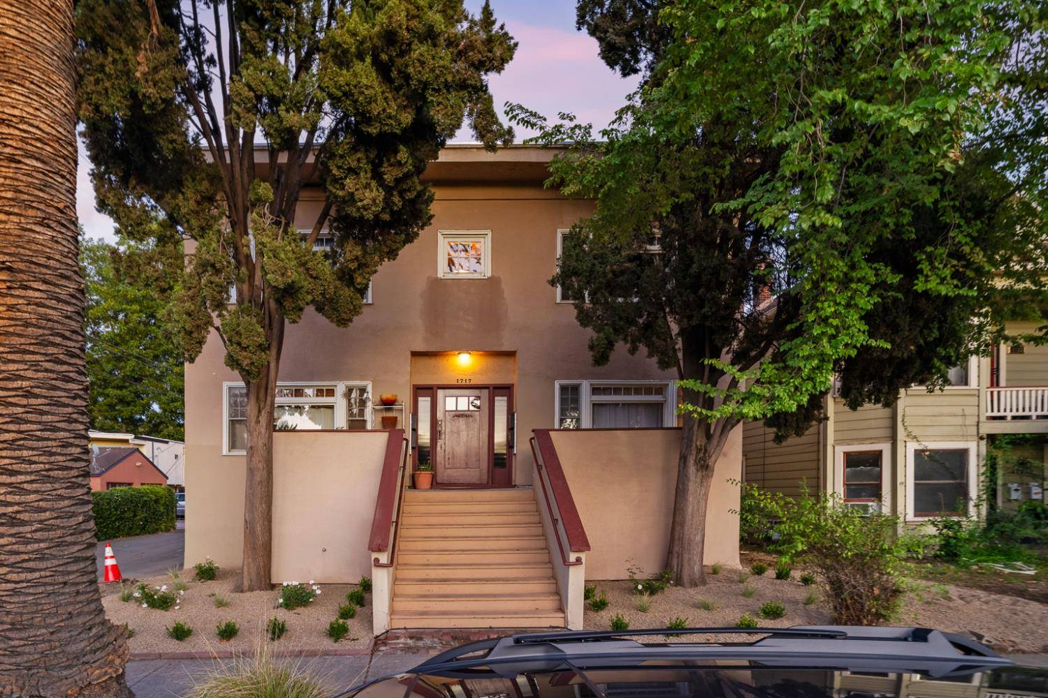 Sacramento, CA 95816,1717 26th ST