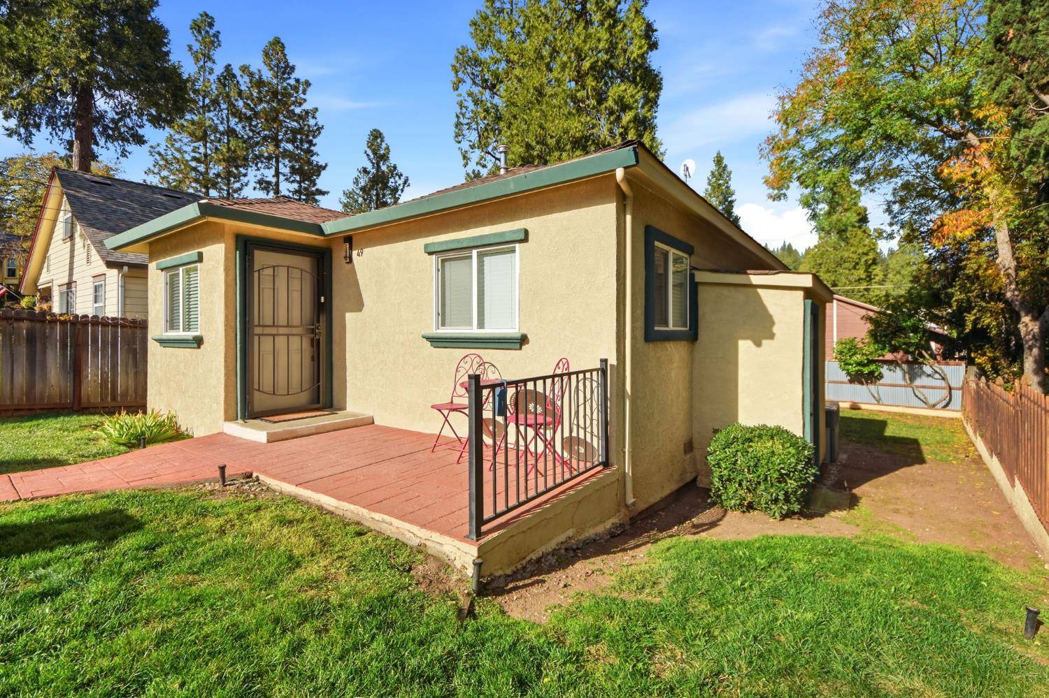 Colfax, CA 95713,49 W Oak