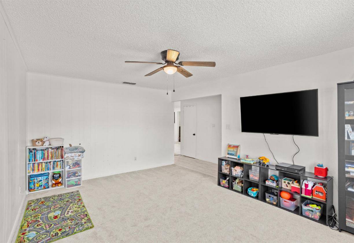 Sacramento, CA 95826,3412 Huntsman DR