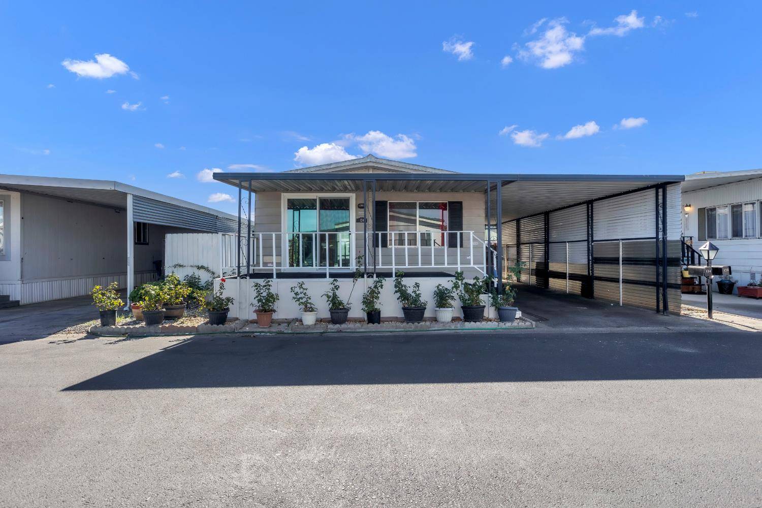 Manteca, CA 95336,150 Pestana #124