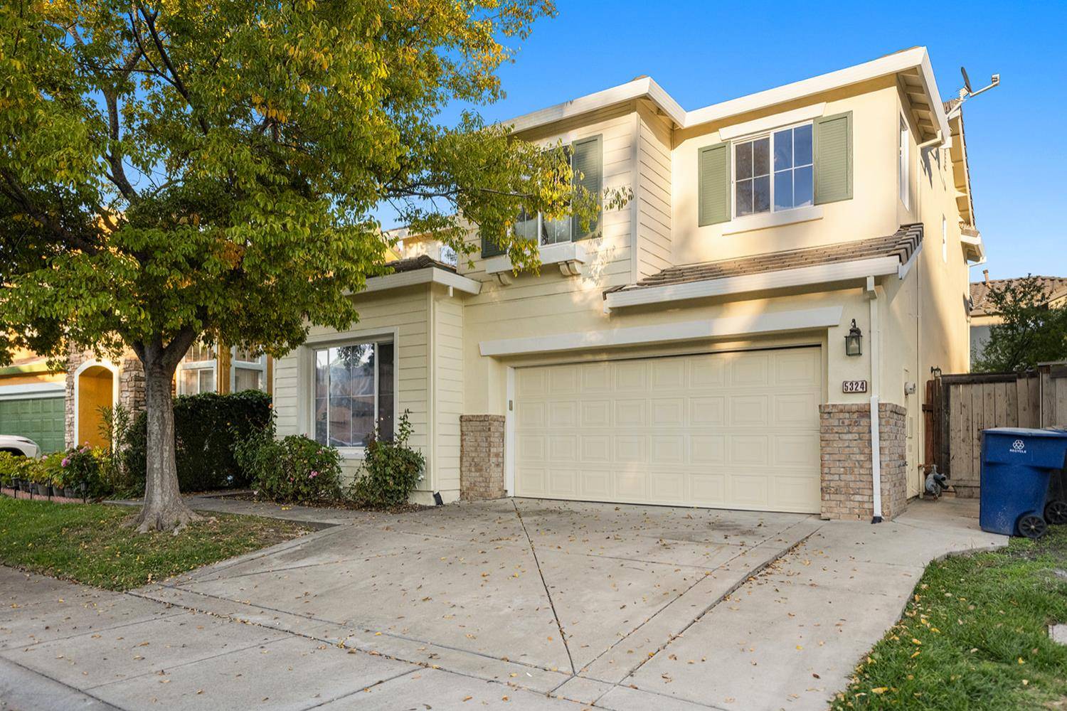 Sacramento, CA 95835,5324 Hartona WAY