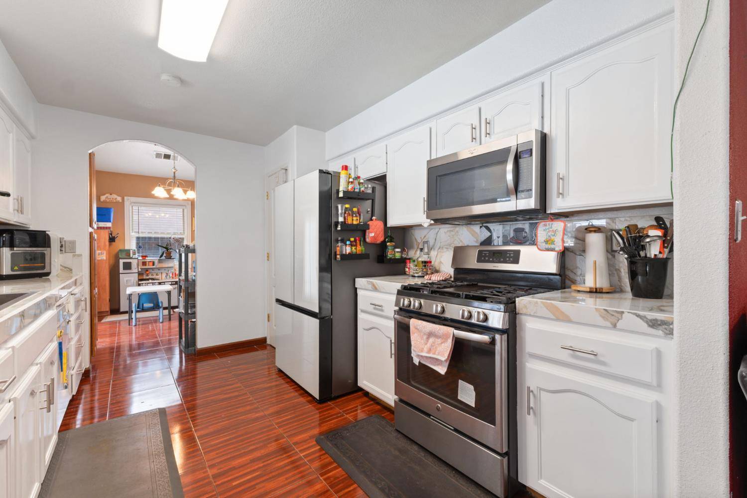 Coalinga, CA 93210,180 Cheney LN