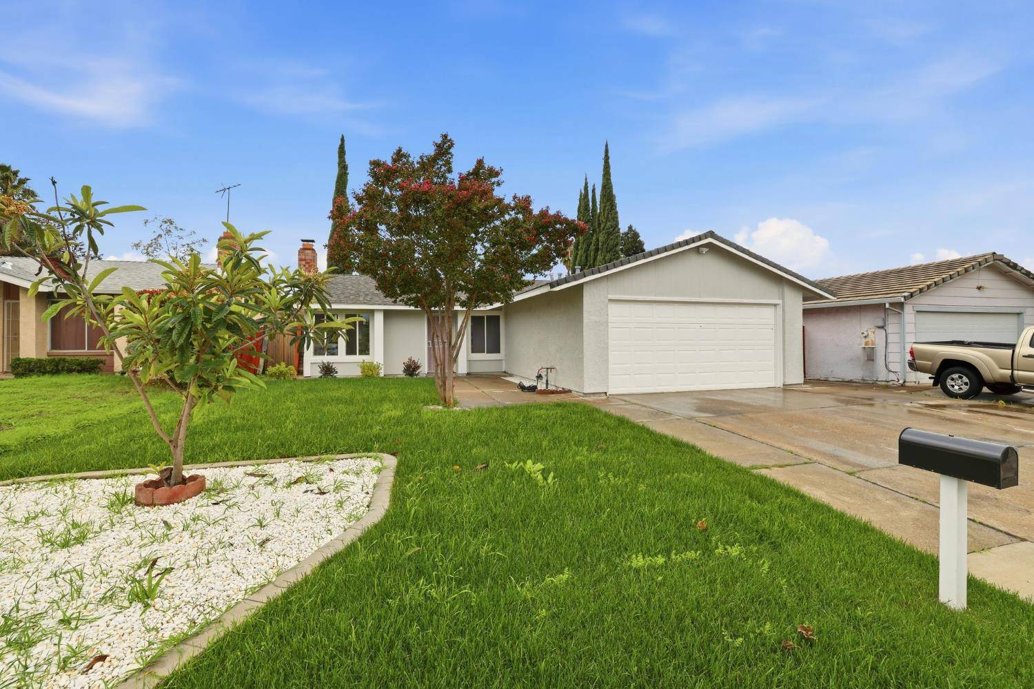 Sacramento, CA 95823,7884 White Stag WAY