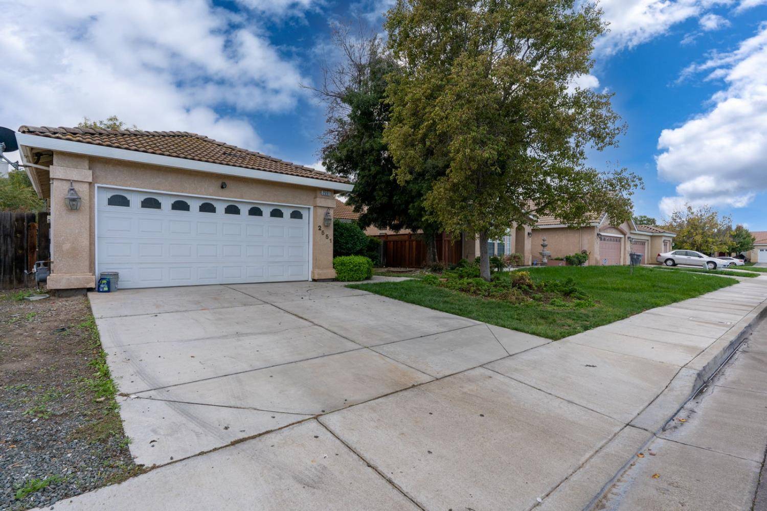 Los Banos, CA 93635,2551 Canvasback DR