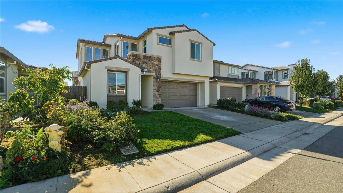 Roseville, CA 95747,5120 Moonraker LN